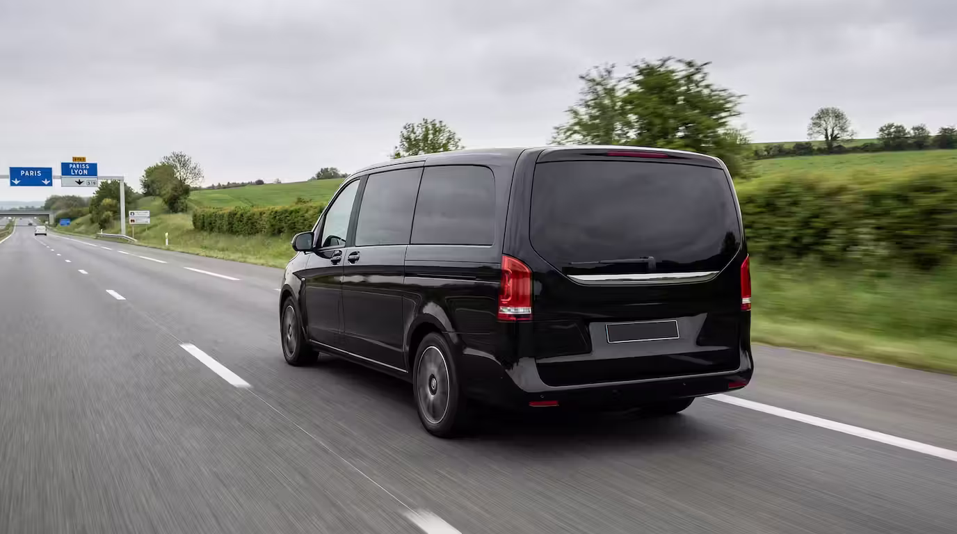 Mercedes long distance private car Lajoieway - Comfortable family travel